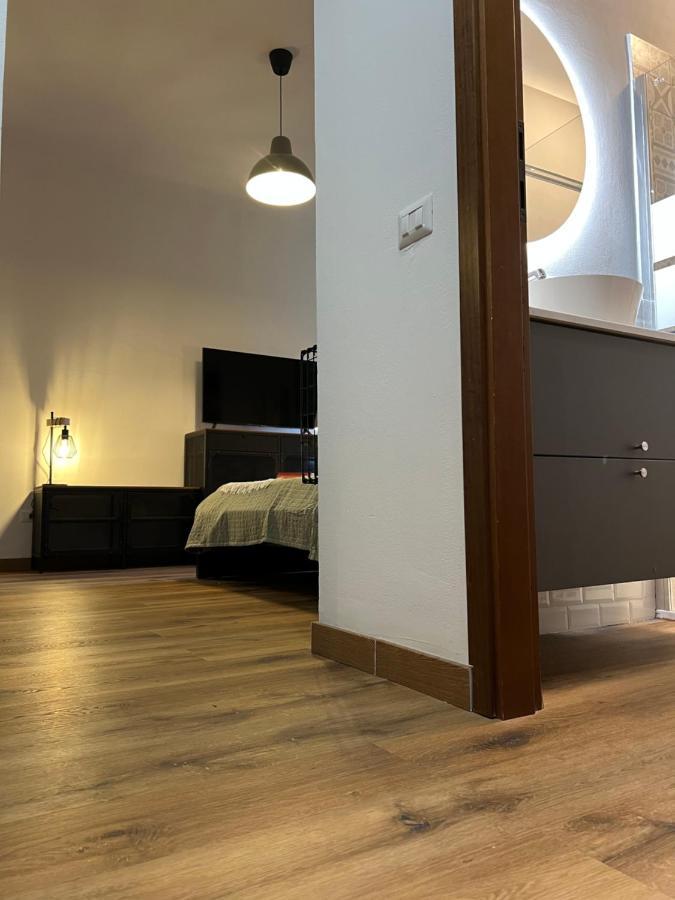Stylish Apartment 3 Km Away From Duomo - Netflix, Wi-Fi, All Comforts Included Milano Eksteriør billede