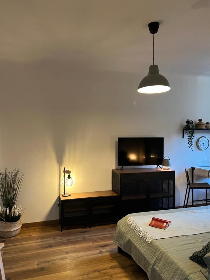 Stylish Apartment 3 Km Away From Duomo - Netflix, Wi-Fi, All Comforts Included Milano Eksteriør billede