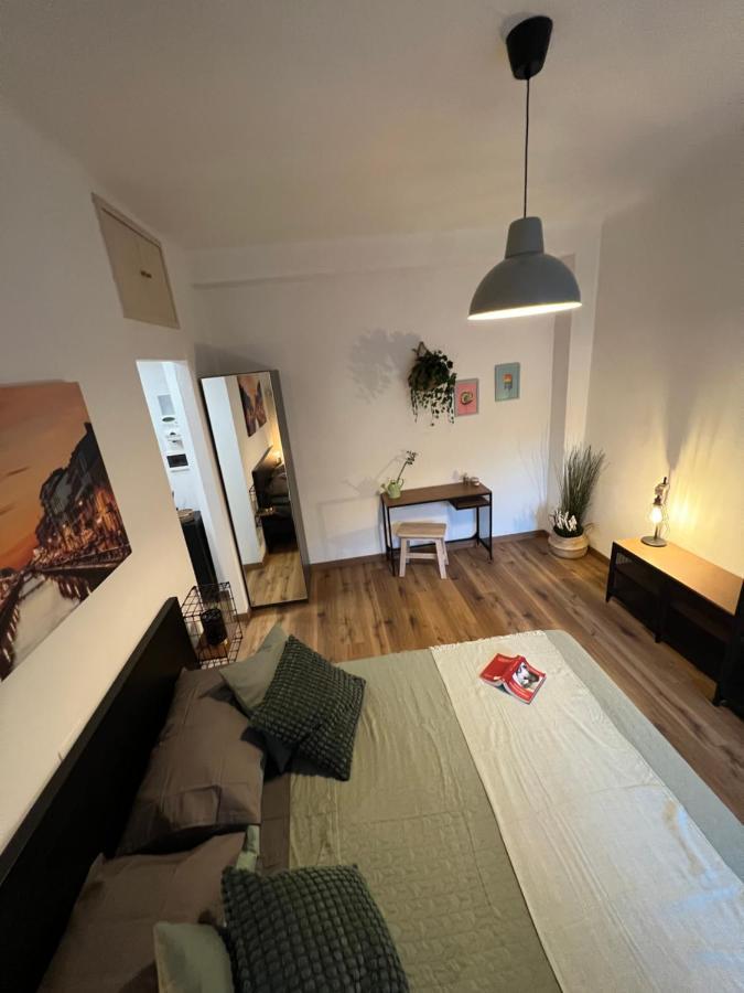 Stylish Apartment 3 Km Away From Duomo - Netflix, Wi-Fi, All Comforts Included Milano Eksteriør billede