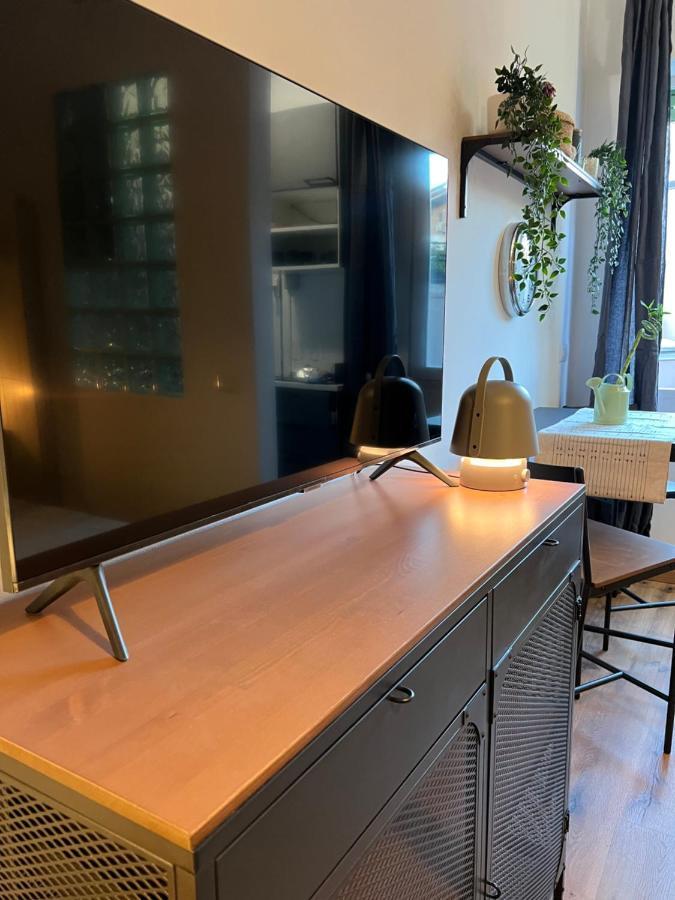 Stylish Apartment 3 Km Away From Duomo - Netflix, Wi-Fi, All Comforts Included Milano Eksteriør billede
