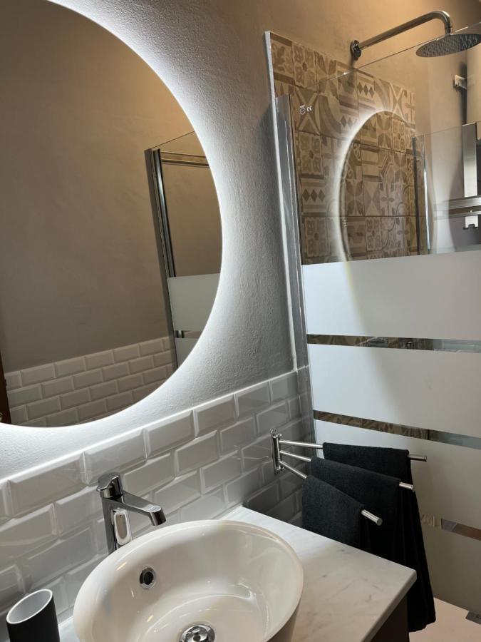 Stylish Apartment 3 Km Away From Duomo - Netflix, Wi-Fi, All Comforts Included Milano Eksteriør billede